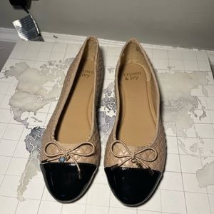 Crown and Ivy Nude and Black Flats